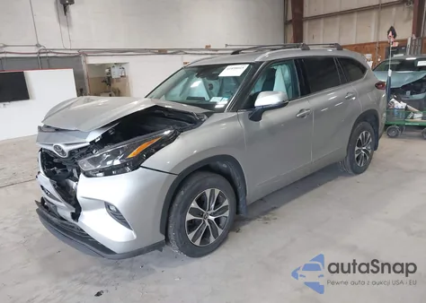 2022 Toyota Highlander Xle из США, поврежденный, VIN 5TDHZRBH3NS579974